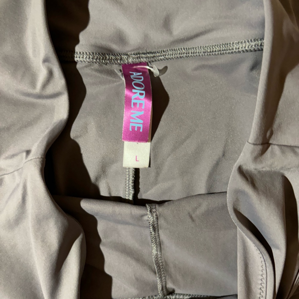 Bundle Of 8 Pairs Different Styles Of Leggings - … - image 6